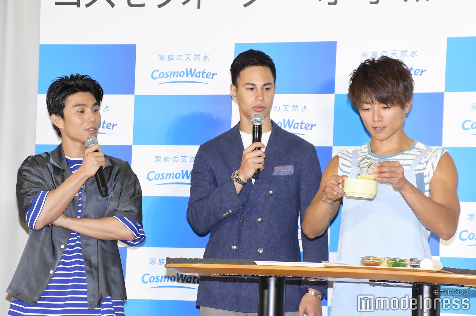 （左から）中尾明慶、ユージ、杉浦太陽（C）モデルプレス