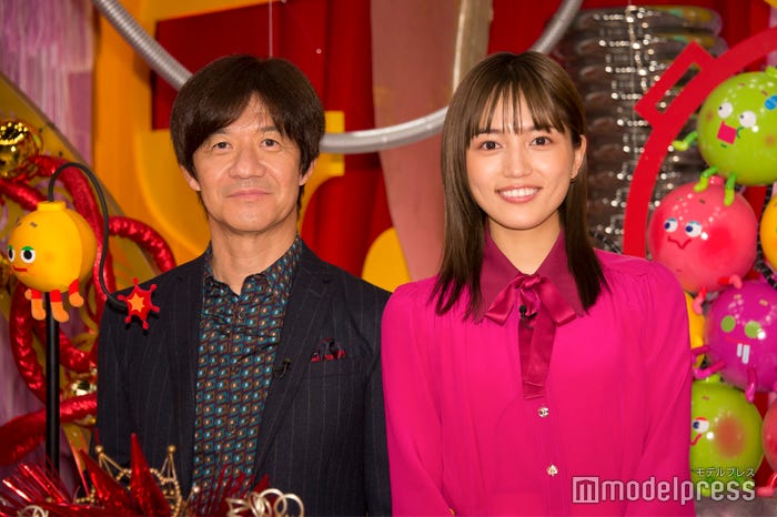 内村光良、川口春奈 (C)モデルプレス