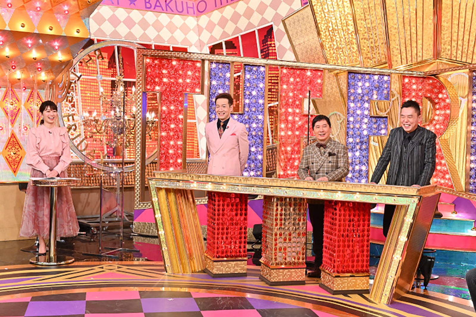（左から）山本里菜アナウンサー、田原俊彦、爆笑問題 （C）TBS