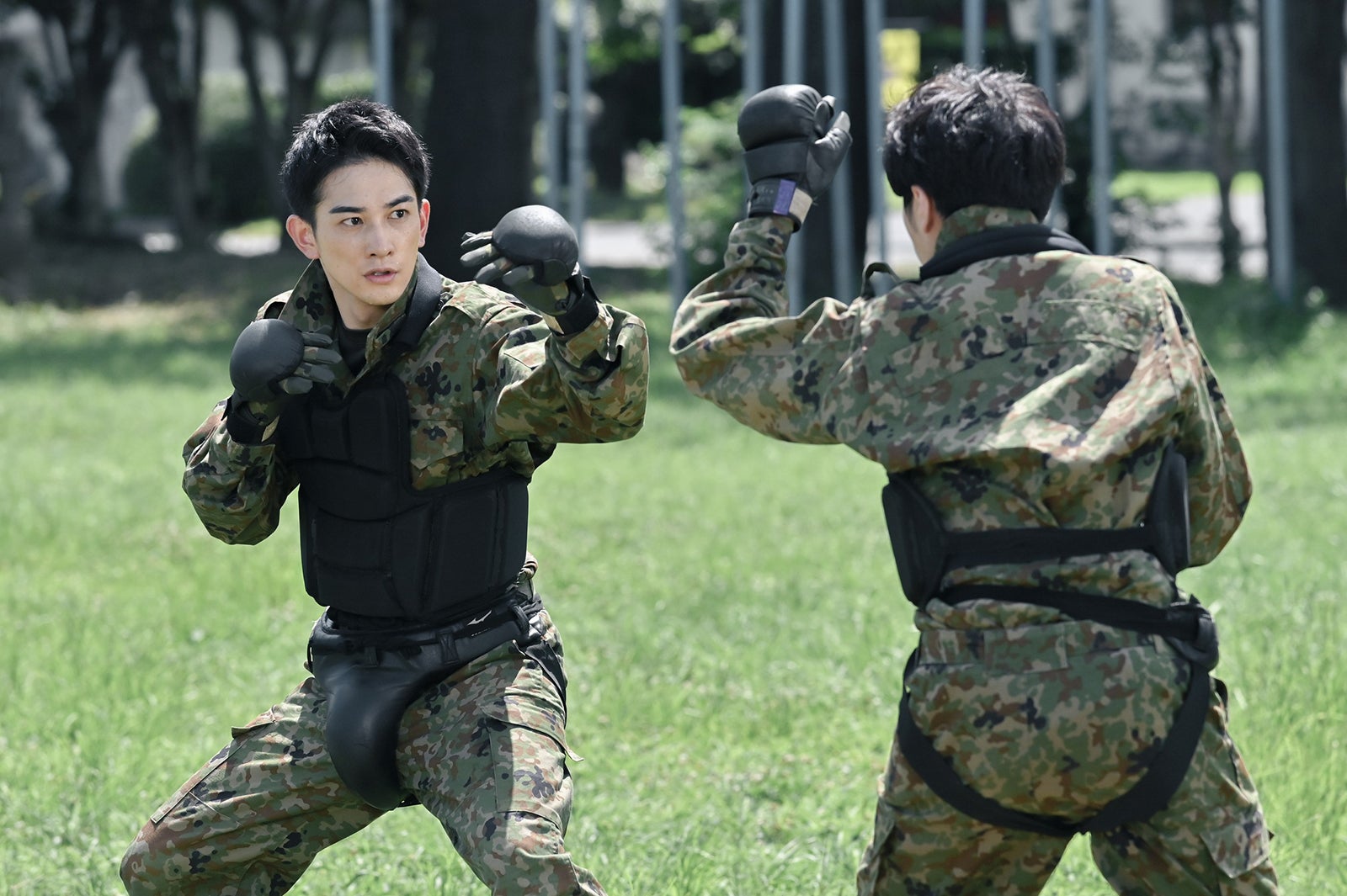 （左）町田啓太／「テッパチ！」第8話より（C）フジテレビ