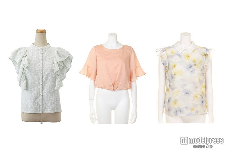 ぷにぷに二の腕をカバー 上品レディな「フリル袖トップス」3選