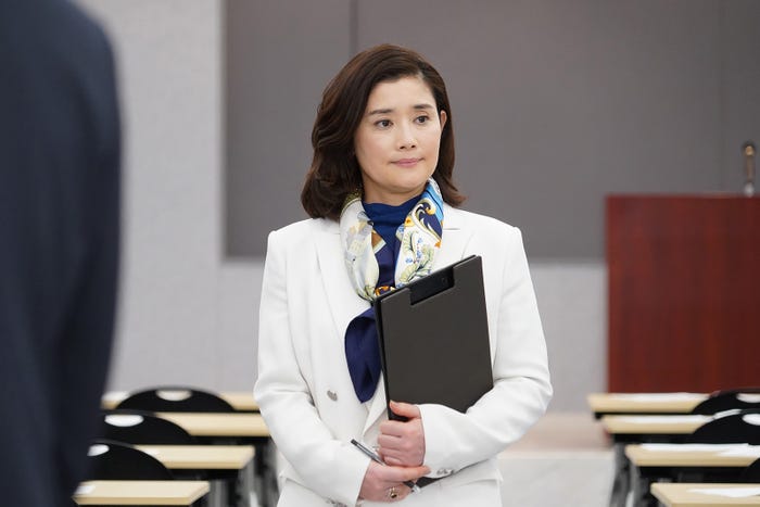 石田ひかり/「悪女(わる)~働くのがカッコ悪いなんて誰が言った?~」第2話より(C)日本テレビ