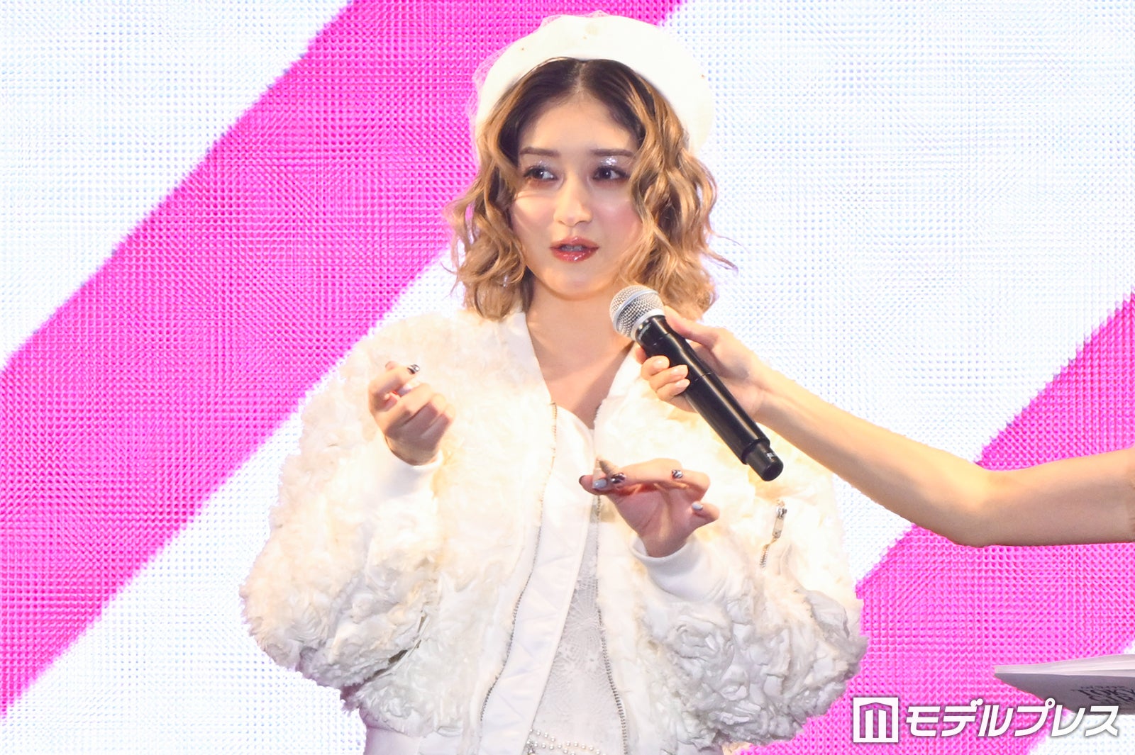 みちょぱ「妊娠中に撮影したので柔らかい顔をしている」 撮影の裏側明かす