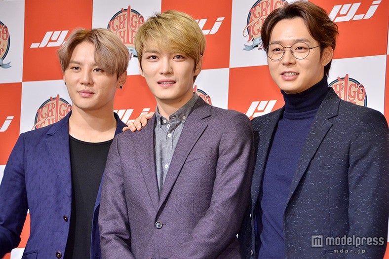 画像1/1) JYJ・ジュンスが除隊 出迎えた大勢のファンに感謝 - モデルプレス