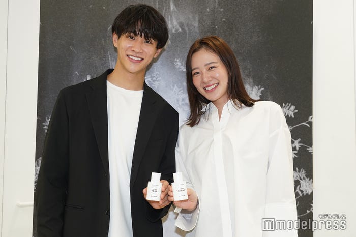 中道理央也、西山真央(C)モデルプレス