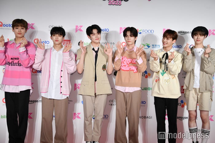 DXTEEN(左から)田中笑太郎、平本健、大久保波留、谷口太一、寺尾香信、福田歩汰(C)モデルプレス