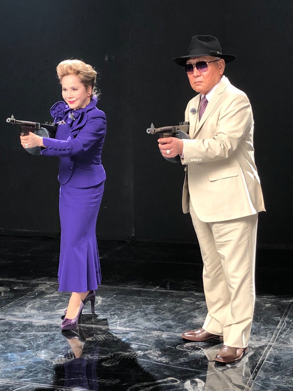 デヴィ夫人、山根明氏 （C）日本テレビ