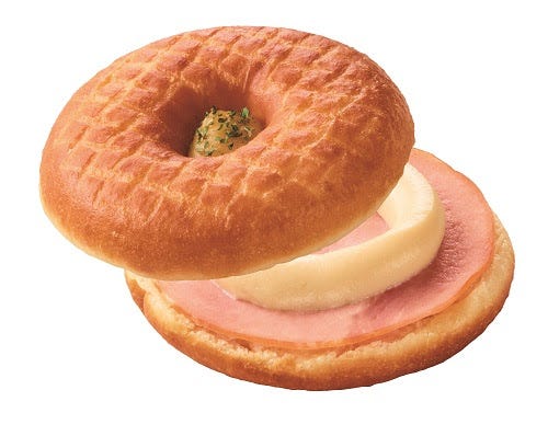 セイボリーサンド・ドーナツ ハムグラタン(172円)/画像提供:ダスキン