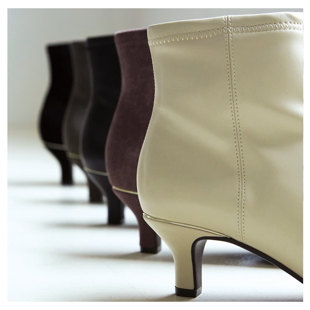 「フレックス ストレッチ ポインテッド 5」にはさりげないメタルパーツが