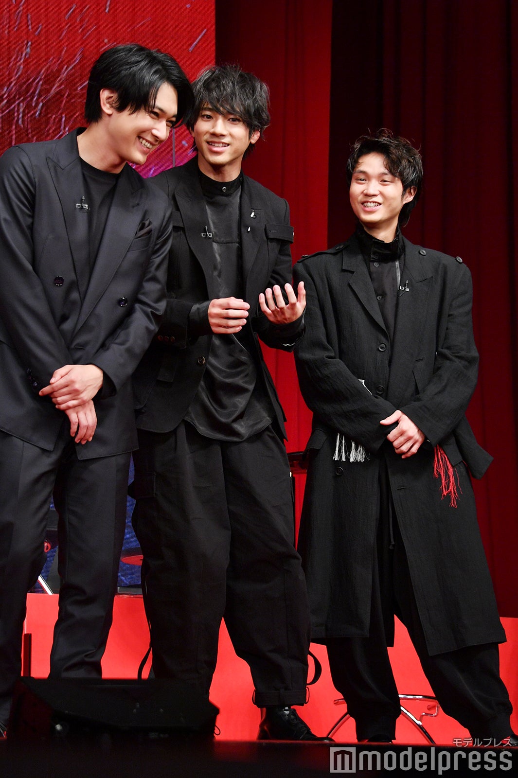 談笑する吉沢亮、山田裕貴、磯村勇斗（C）モデルプレス