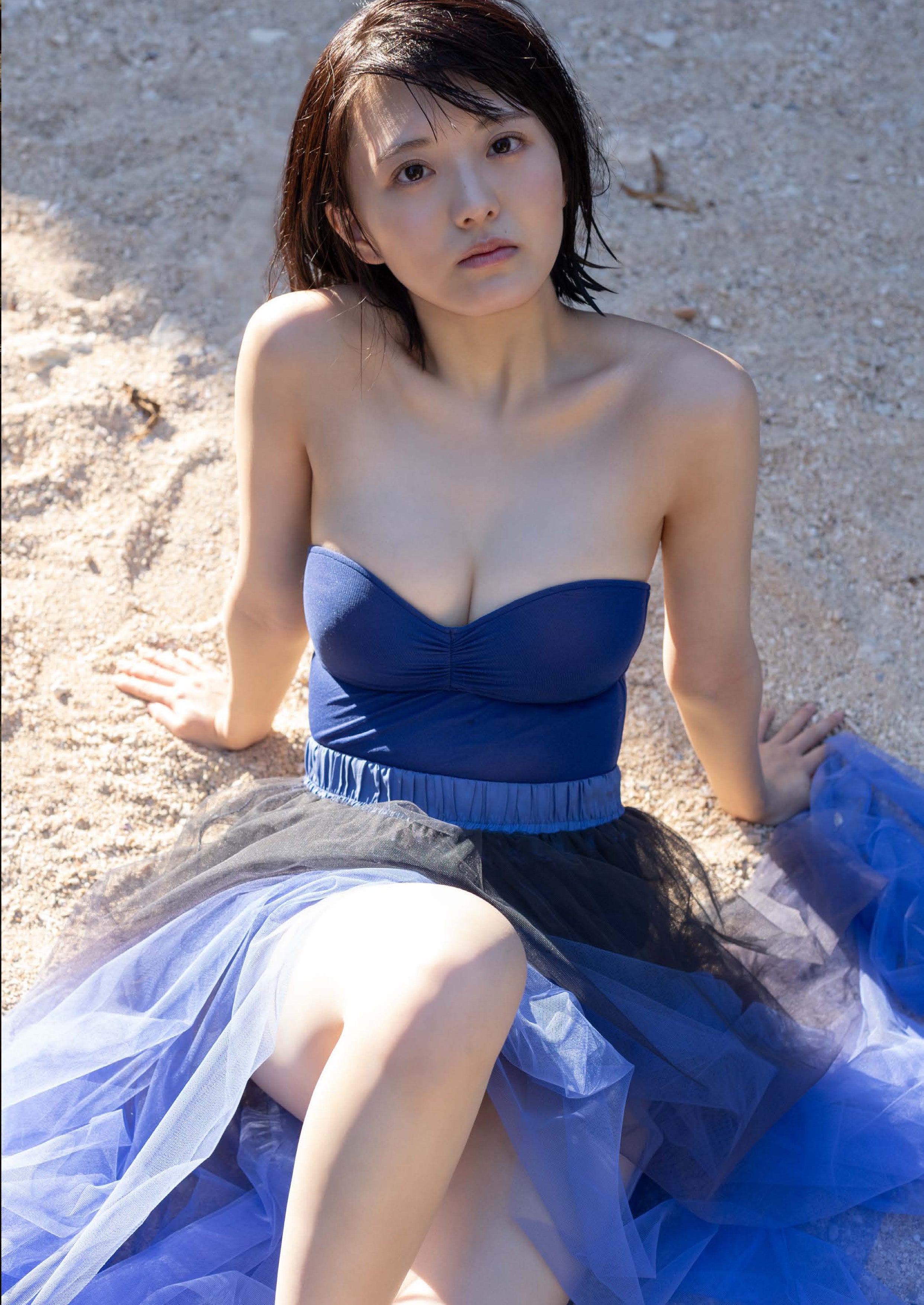 小柴美羽デジタル写真集「真夏の美羽に恋をして」中面カット／撮影：西條彰仁、熊谷貫