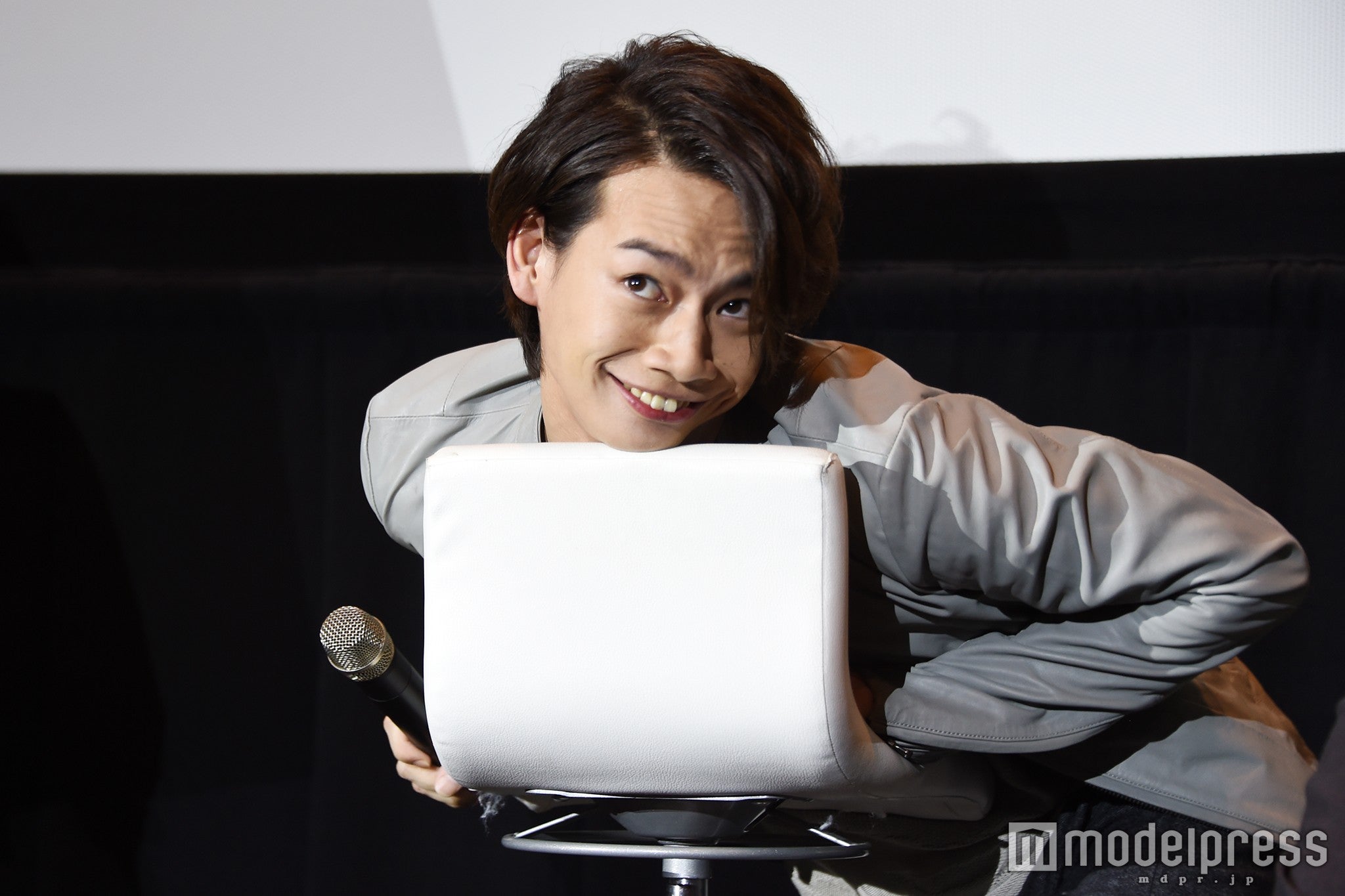 池田純矢による「上目遣いでゼラのことを見ているジャイボの顔」（C）モデルプレス