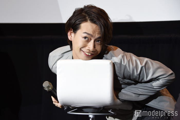 池田純矢による「上目遣いでゼラのことを見ているジャイボの顔」(C)モデルプレス