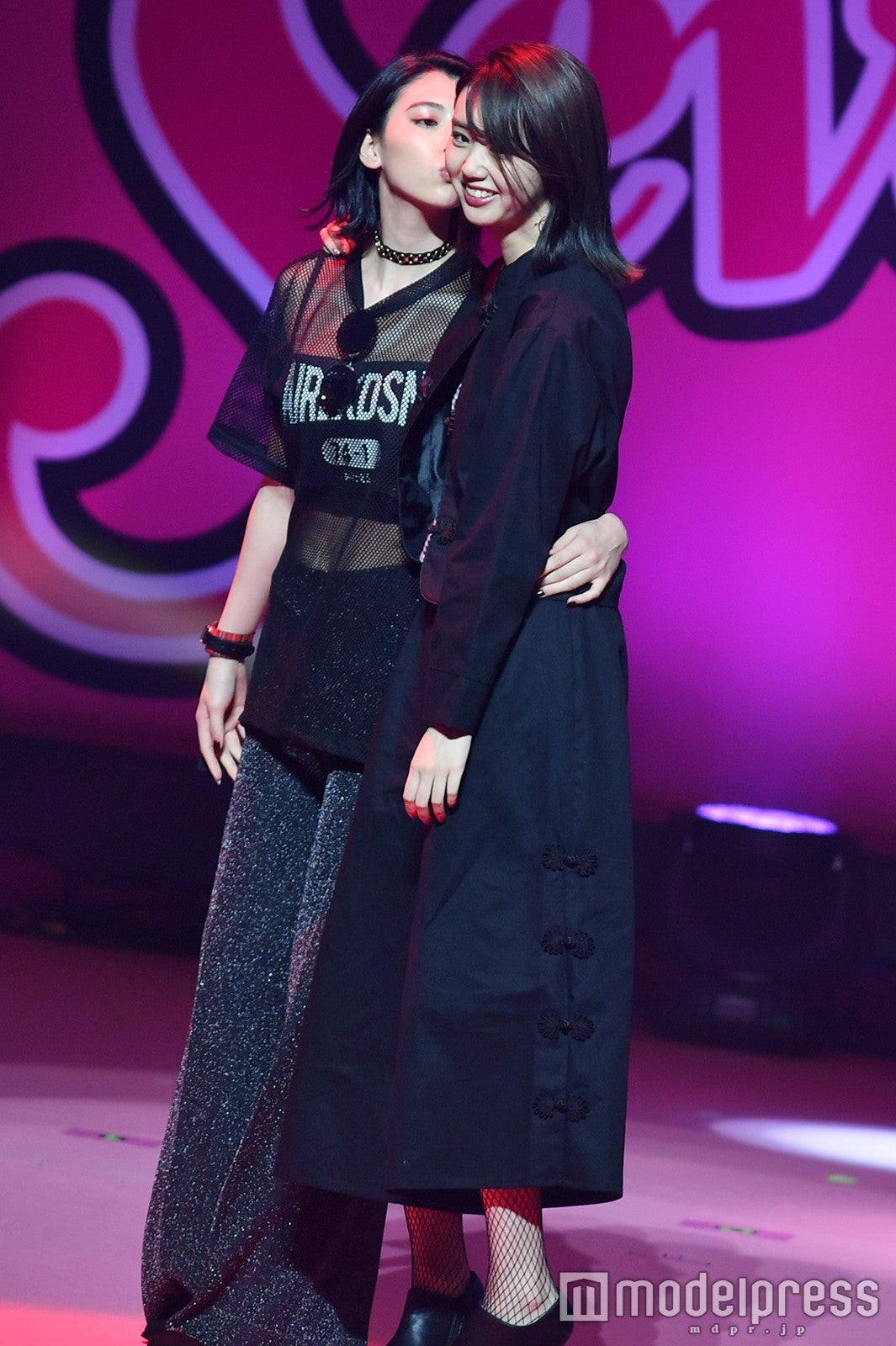 三吉彩花、江野沢愛美 （C）モデルプレス