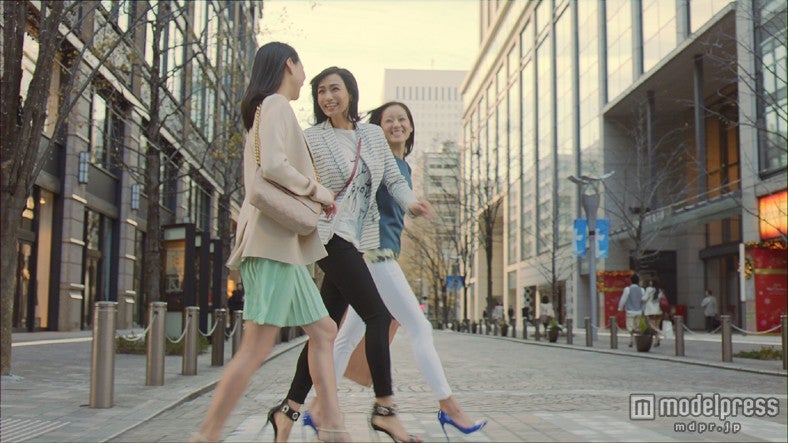 佐田真由美／新CM「オンナを遊べ！」篇より