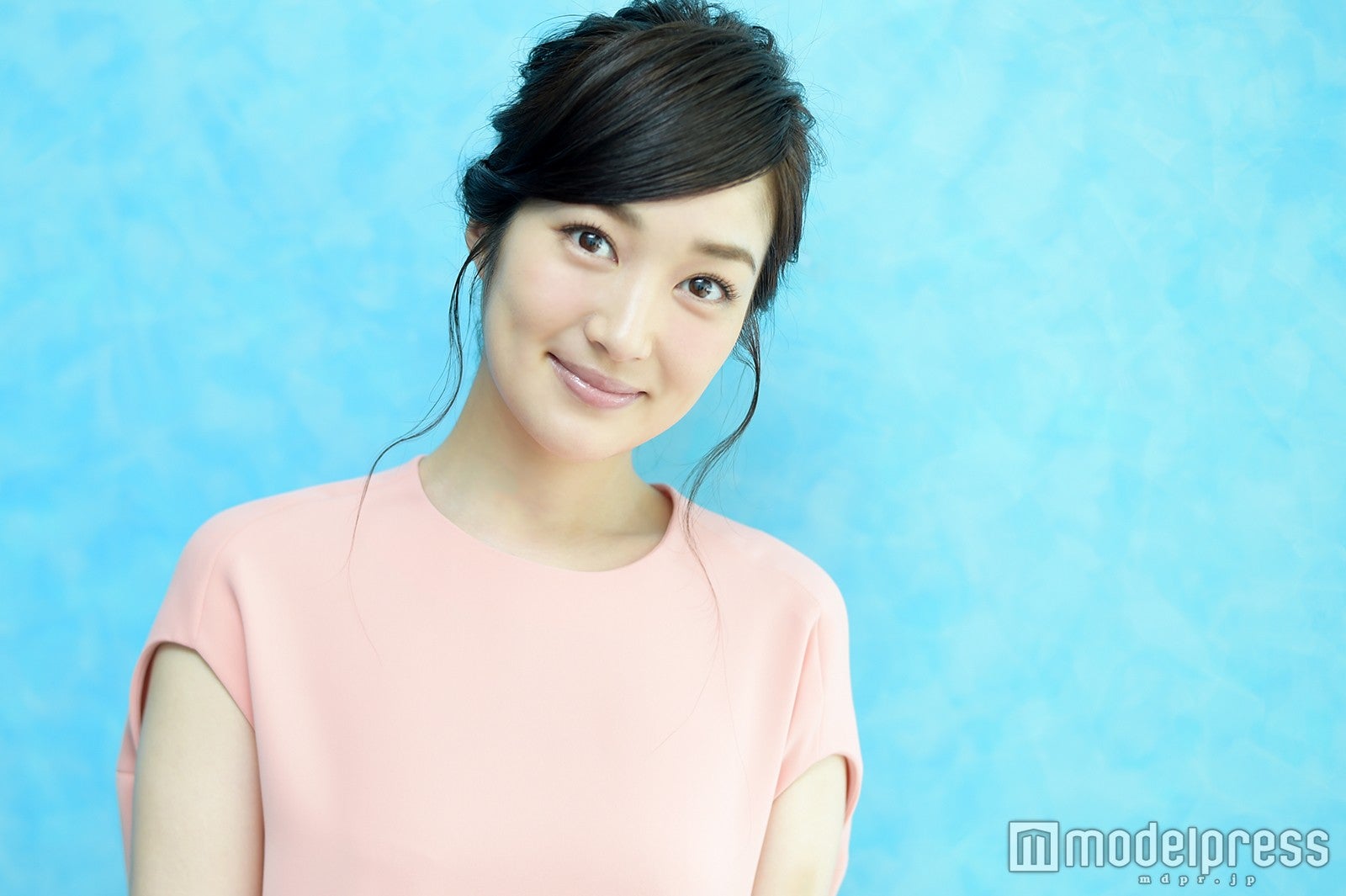 高梨臨／スタイリスト：有本祐輔（7回の裏）ヘアメイク：清水恵美子（maroonbrand）（C）モデルプレス
　