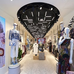 「デシグアル」 銀座中央通りに旗艦店をオープン