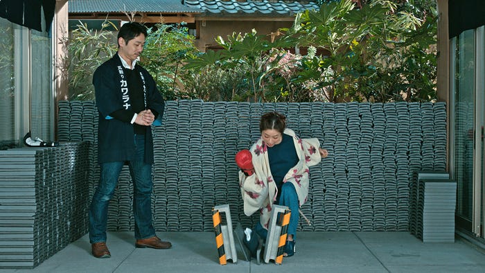 石原さとみ/新CM「浅草_遊びが生まれ続ける」篇より(提供写真)