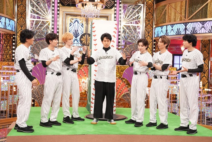 森本慎太郎、高地優吾、ジェシー、大泉洋、京本大我、田中樹、松村北斗(C)日本テレビ