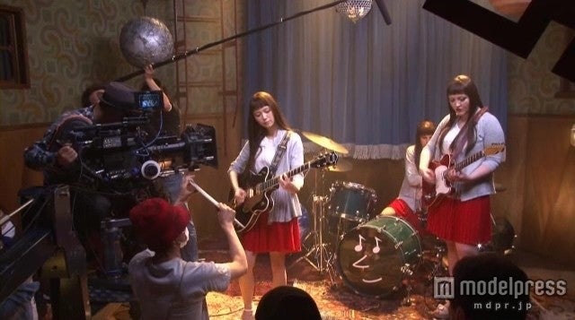 宮崎あおい／「earth music＆ecology」新CM「バンド」篇メイキングより