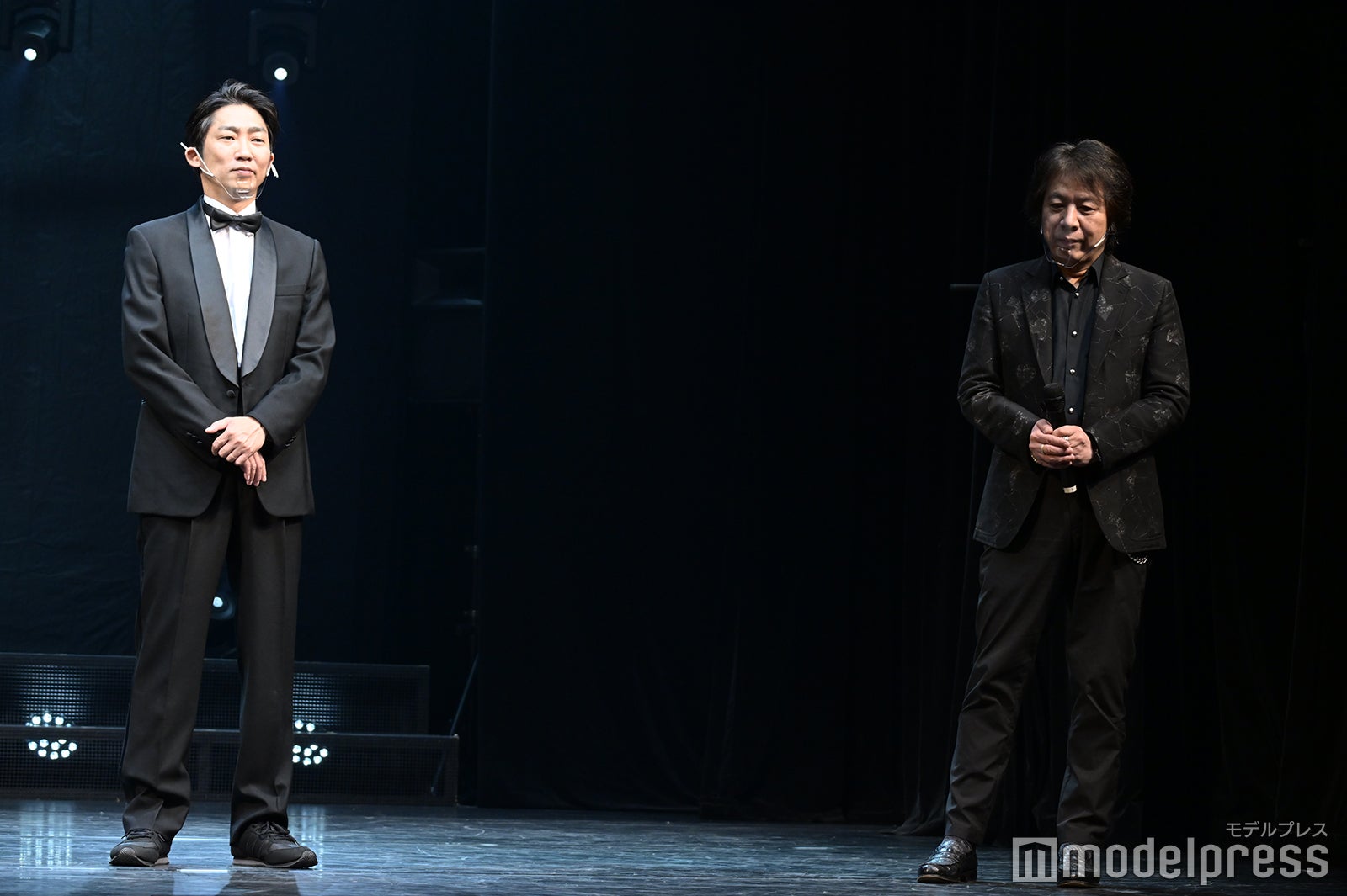 石田明、岡村俊一氏 （C）モデルプレス