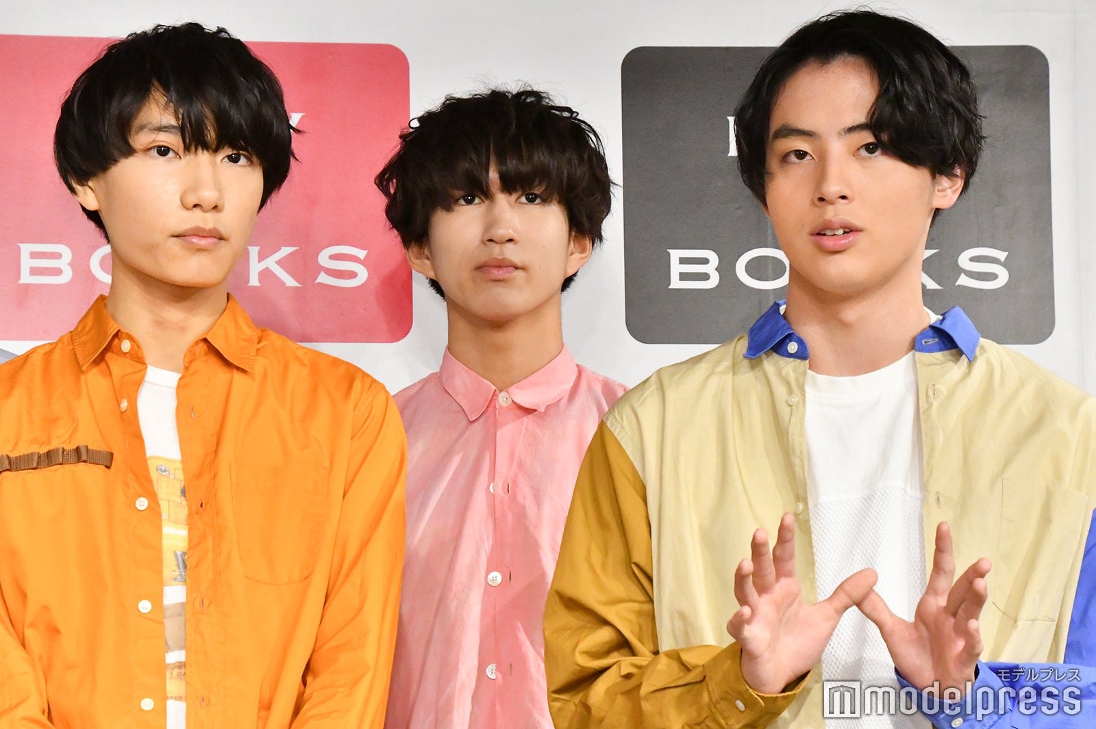 （前列）柴崎楽、松村和哉 （C）モデルプレス