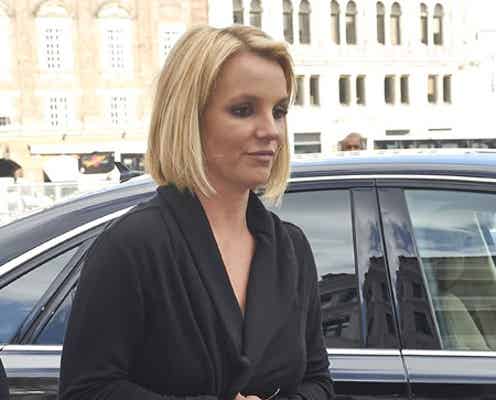 ブリトニー・スピアーズ、顔が激変の謎
