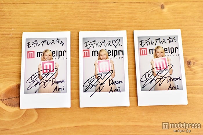 直筆サイン入りチェキ