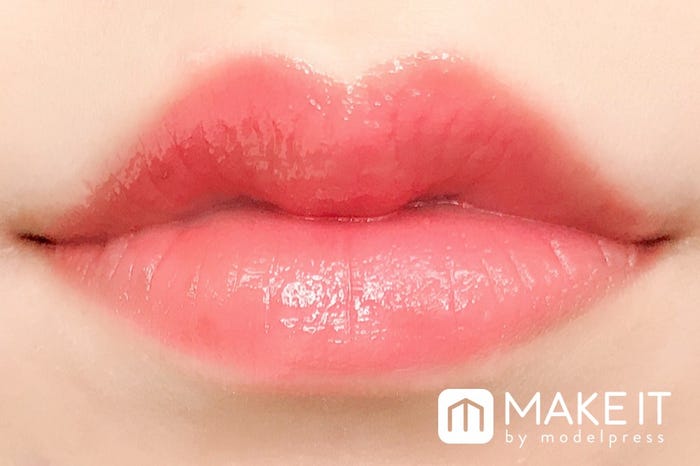 【セザンヌ】「ラスティンググロスリップ」“501 オレンジ系”使用 (C)メイクイット