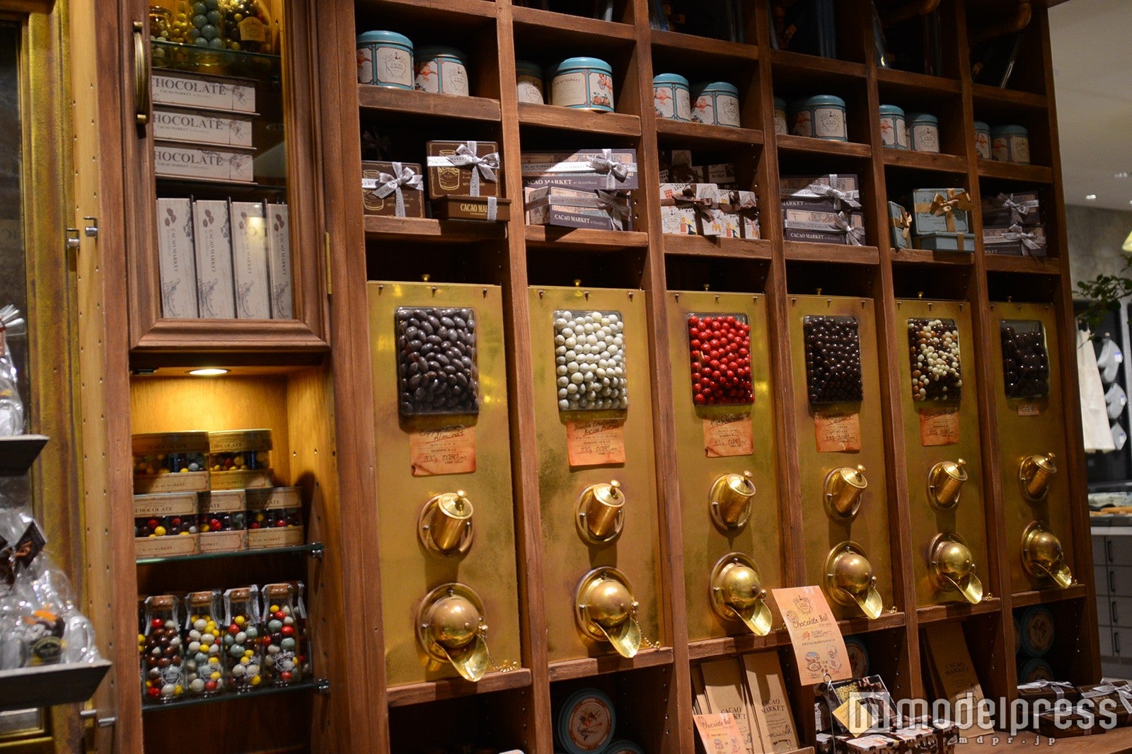 チョコレートだらけの店内（C)モデルプレス