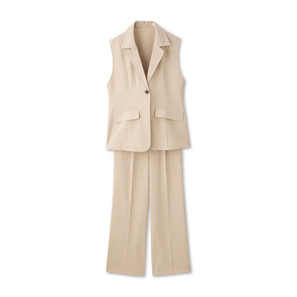 しまむらのベスト＆タックパンツ（MARIE）