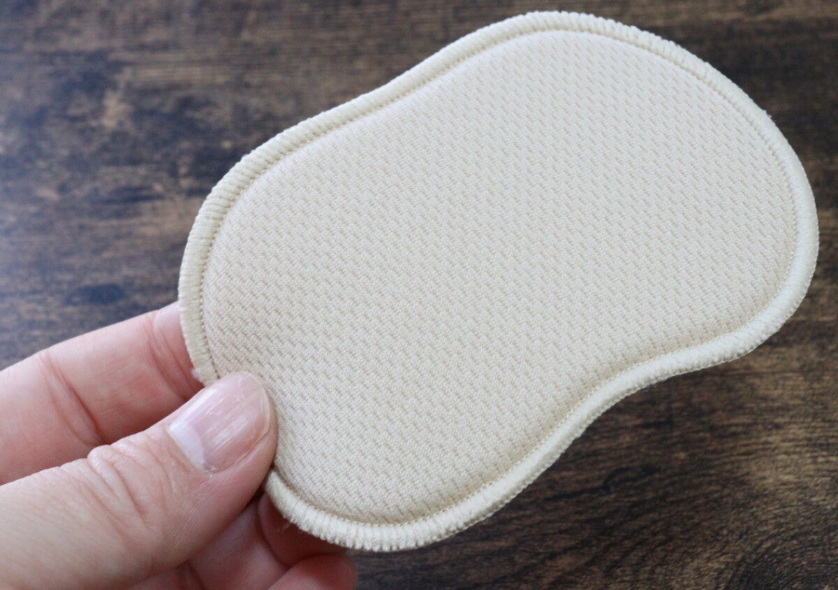 下着に仕込めば一発で解消！この季節こそ外せない100均グッズ