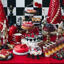 アリスのBlack&Redティーパーティー/画像提供:ヒルトン