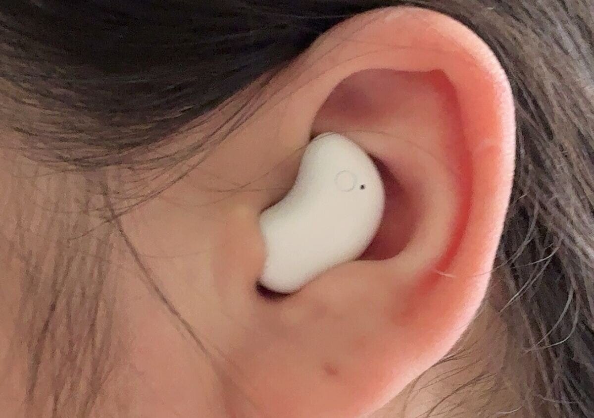 ワイヤレスステレオイヤホン　装着