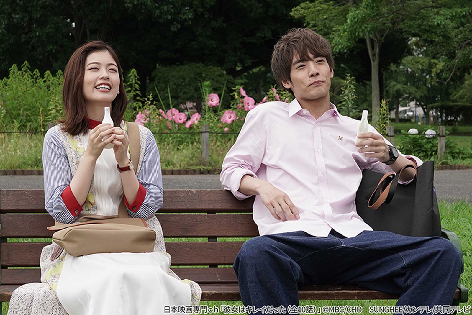 （左から）小芝風花、赤楚衛二／「彼女はキレイだった」（C）MBCCHO　SUNGHEEカンテレ共同テレビ