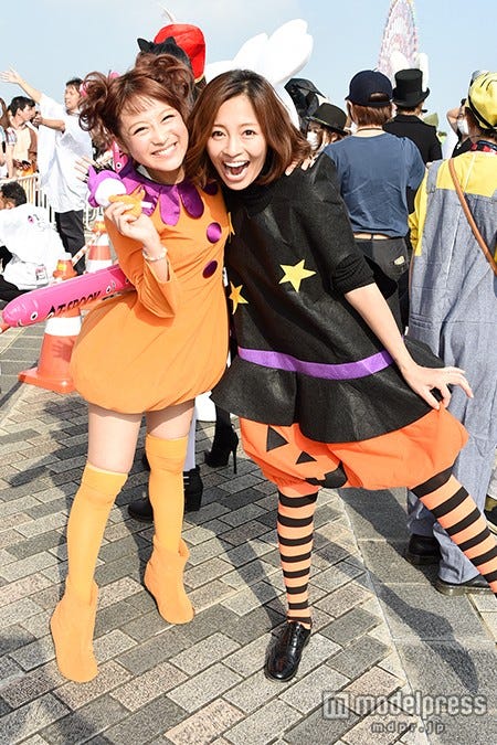 (左から)鈴木奈々、小森純