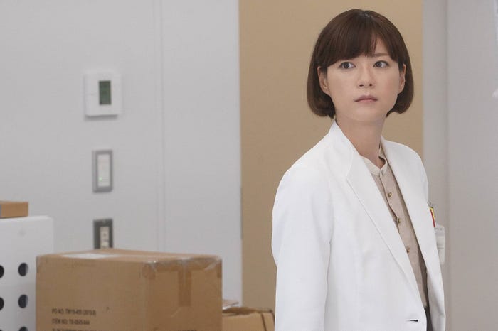 上野樹里「監察医 朝顔」第1話より(C)フジテレビ