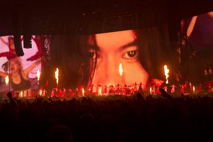 米津玄師/撮影:太田好治、鳥居洋介、ヤオタケシ、横山マサト