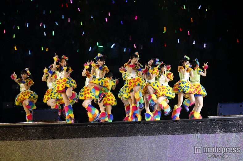 「AKB48 2013 真夏のドームツアー～まだまだ、やらなきゃいけないことがある～」ナゴヤドーム公演初日より（C）AKS