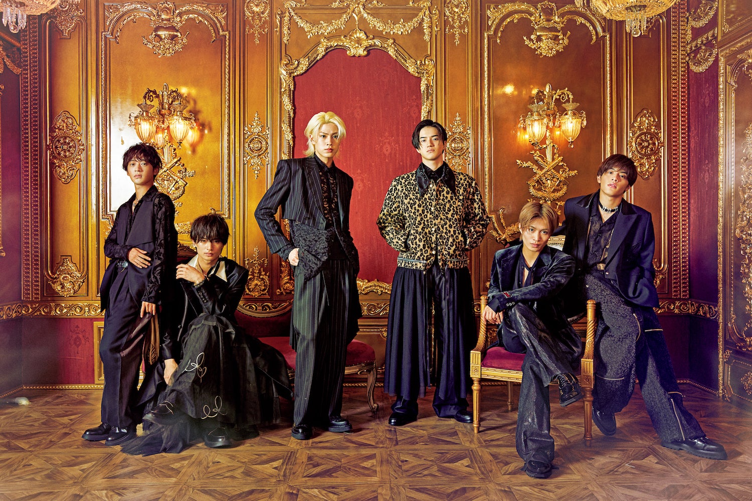 美 少年“黒王子”ルックでクールな表情 「装苑」初登場