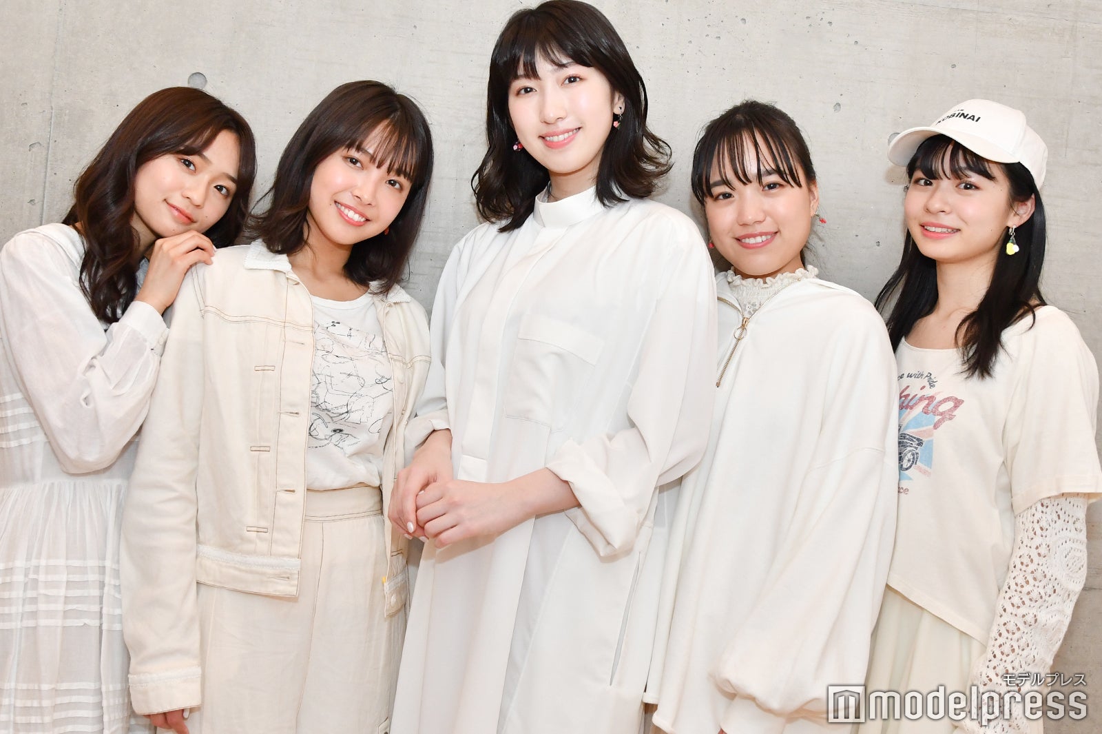 橋本乃依、寺本莉緒、日比美思、伊藤千由李、莉子（C）モデルプレス