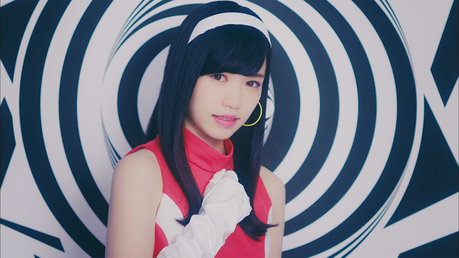 運上弘菜／fairy w!nk「天使はどこにいる？」（C）AKS／キングレコード