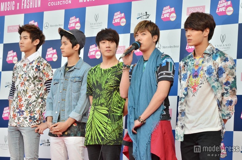 FTISLAND（左から）ソン・スンヒョン、イ・ジェジン、チェ・ミンファン、イ・ホンギ、チェ・ジョンフン