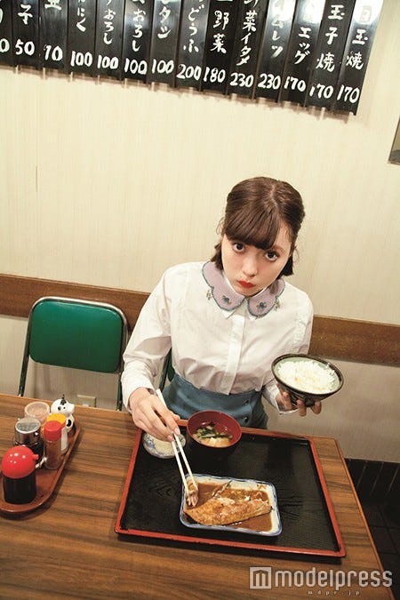 八木アリサ「ViVi」3月号より(画像提供:講談社)