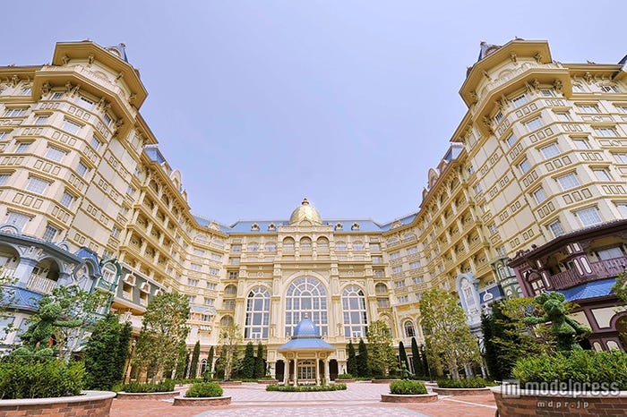 東京ディズニーランドホテル外観(C)Disney