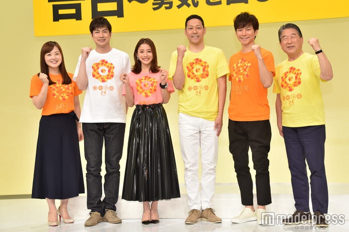 (左から)水卜麻美アナウンサー、羽鳥慎一アナウンサー、石原さとみ、東野幸治、渡部建、徳光和夫(C)モデルプレス