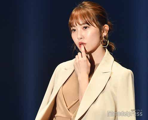 日向坂46加藤史帆、SEXYな眼差しにドキッ 透け感トレンドコーデで魅了<TGC2020 S/S>