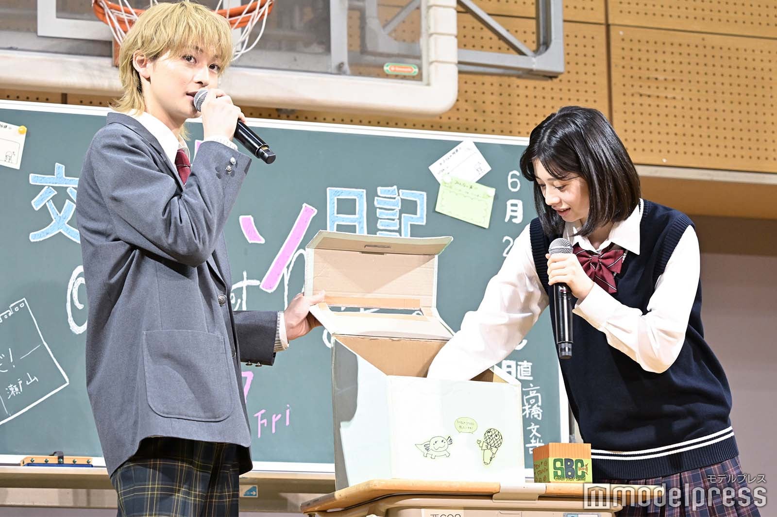 高橋文哉、桜田ひより（C）モデルプレス