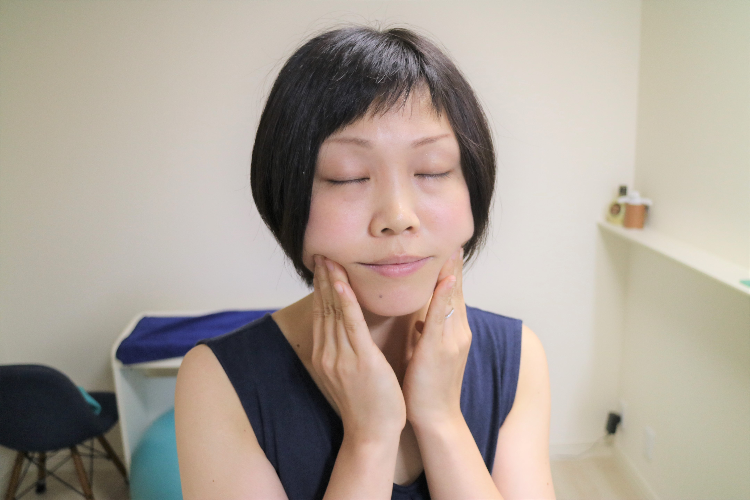 小顔マッサージ