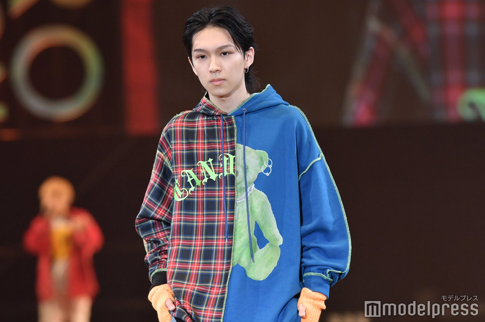 こま／ウチら3姉妹（C）モデルプレス